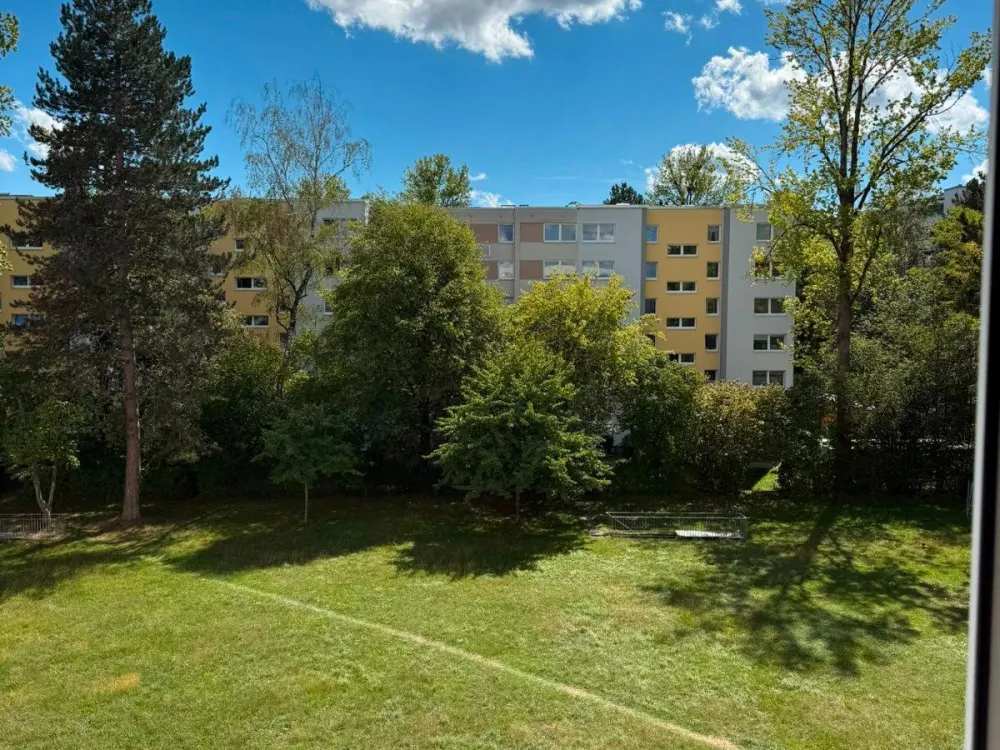 1-Zimmer-Wohnung mit Aufzug & Keller in ruhigem München-Solln