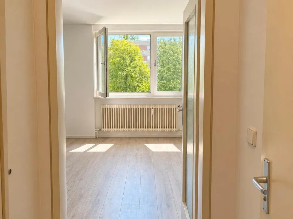1-Zimmer-Wohnung mit Aufzug & Keller in ruhigem München-Solln