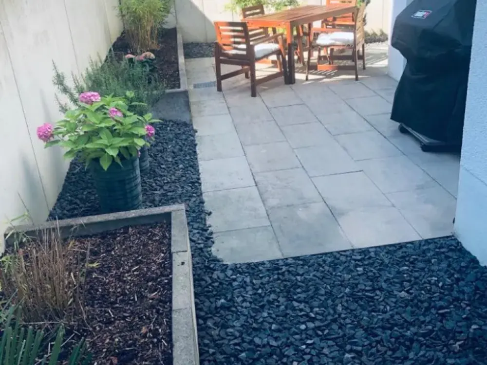 Gepflegte 2 Zimmer-Wohnung mit Terrasse, Einbauküche und Tiefgaragenstellplatz in Filderstadt