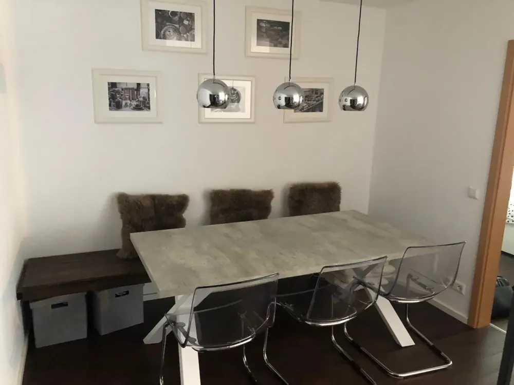Gepflegte 2 Zimmer-Wohnung mit Terrasse, Einbauküche und Tiefgaragenstellplatz in Filderstadt
