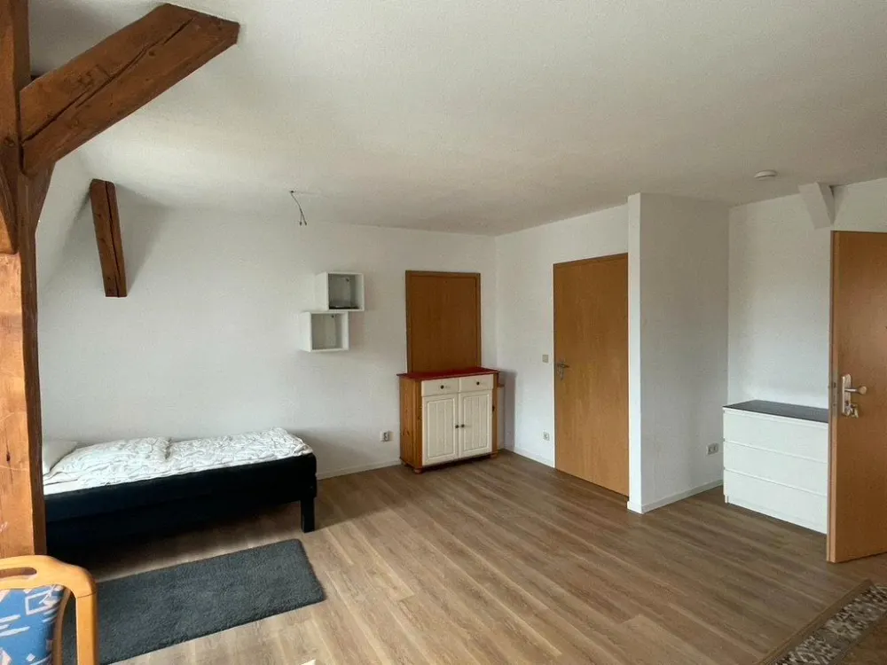 35 m2 teilmöblierte Wohnung mit eigener Küche & Bad, Lindenau, a