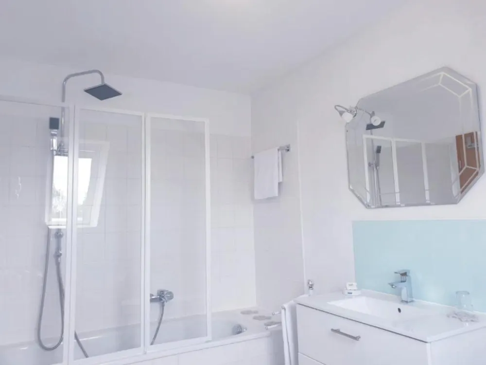 35 m2 teilmöblierte Wohnung mit eigener Küche & Bad, Lindenau, a