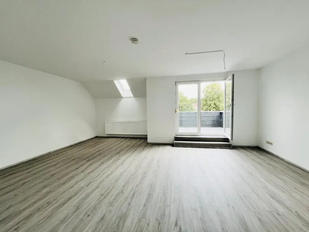 renovierte 3 ZKB inkl. EBK, Loggia und Stellplatz in SLS Fraul.