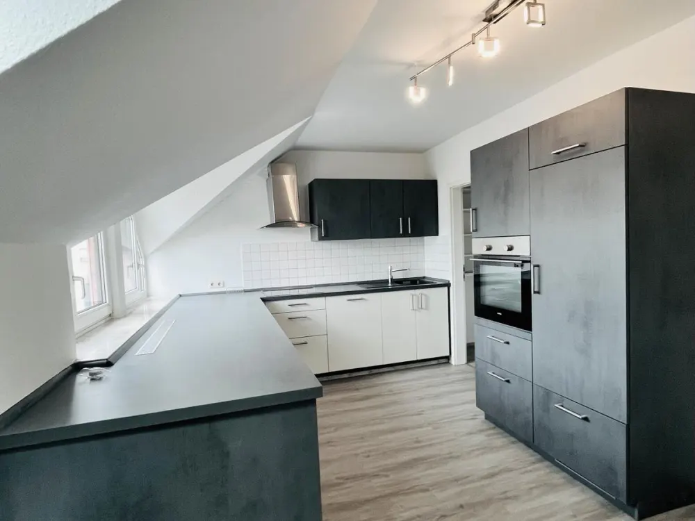 renovierte 3 ZKB inkl. EBK, Loggia und Stellplatz in SLS Fraul.