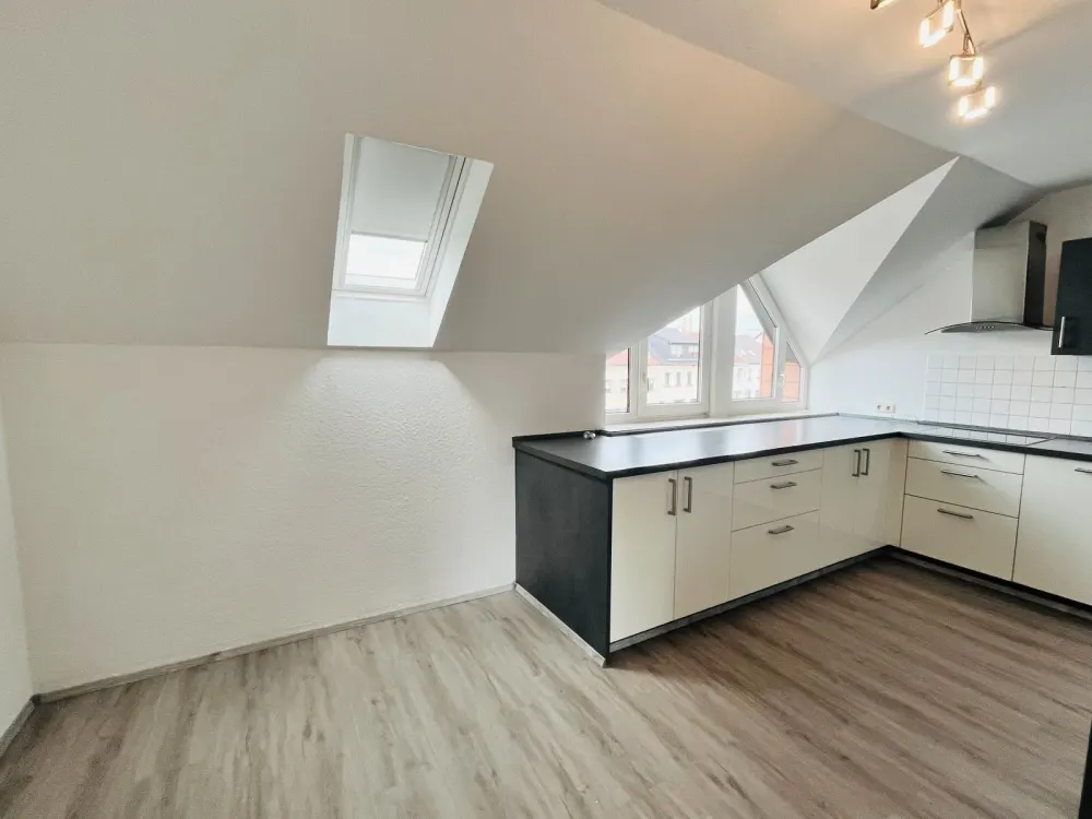 renovierte 3 ZKB inkl. EBK, Loggia und Stellplatz in SLS Fraul.