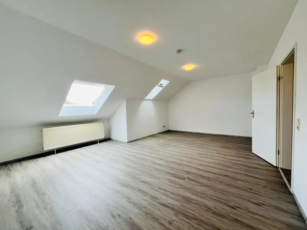 renovierte 3 ZKB inkl. EBK, Loggia und Stellplatz in SLS Fraul.