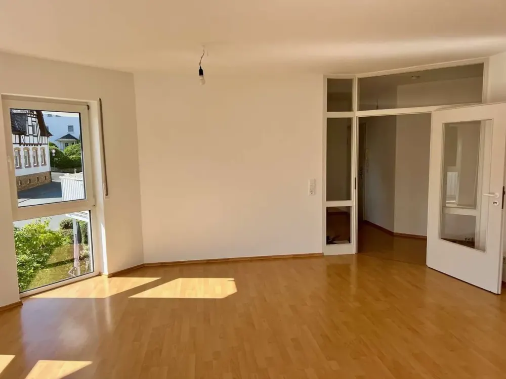 Provisionsfrei vom Eigentümer: helle 2-Zimmer-Wohnung mit 2 Balkonen und Einbauküche