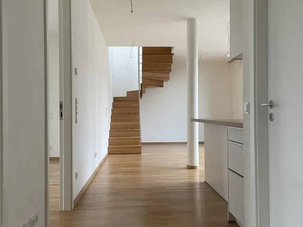 ***Schönes Penthouse Apartment nahe Breitscheidplatz***