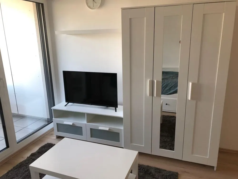 Geschmackvolle 1 Raum Wohnung mit Balkon - voll möbliert