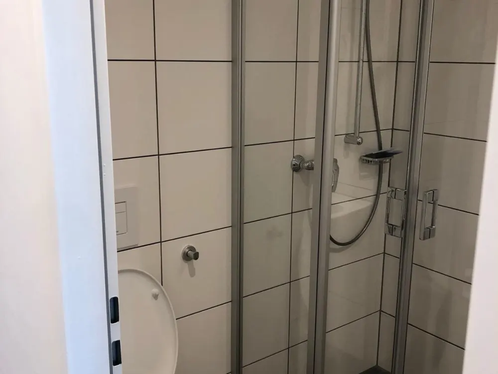 Geschmackvolle 1 Raum Wohnung mit Balkon - voll möbliert