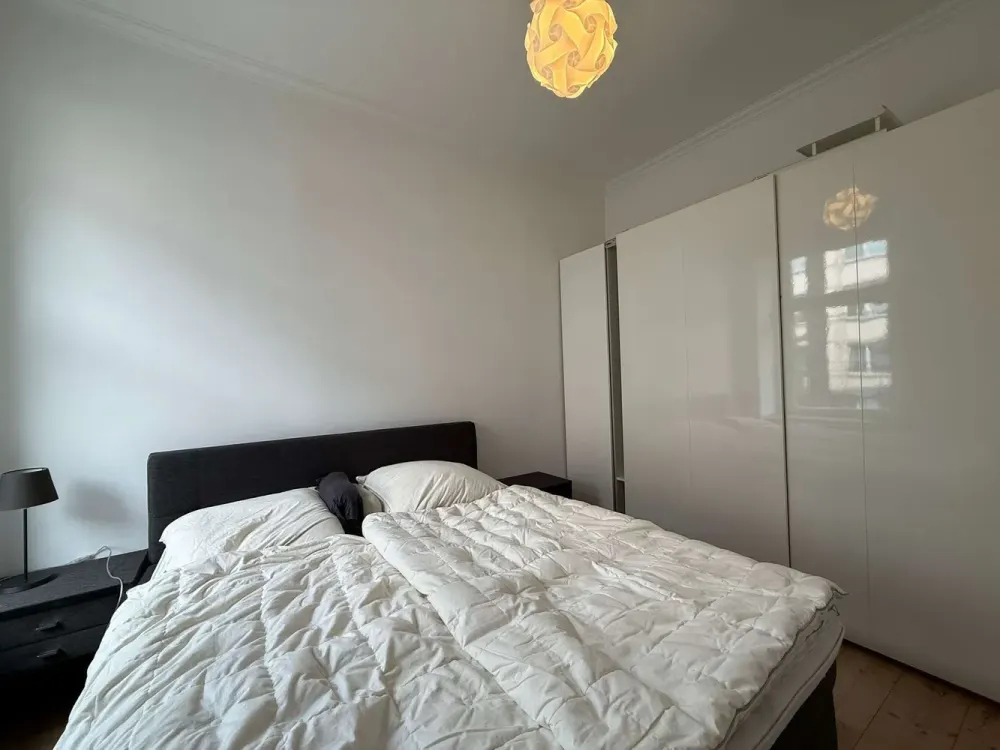 Freshly Renovated 2.5-Room Apartment with Large Terrace & Fitted Kitchen