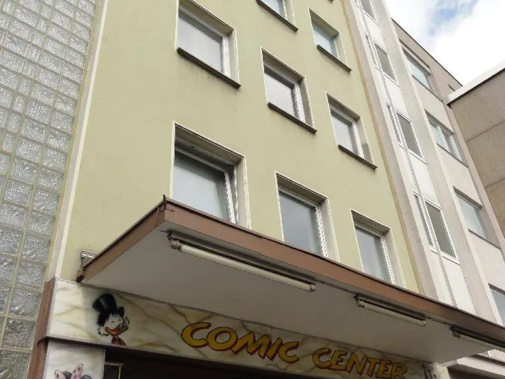 Helle Citywohnung in der Weißenburger Straße 6, Ecke Kaiserstraße, Balkon