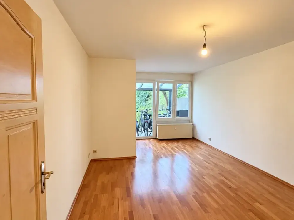 Wohnen mit Charakter: Einzimmerwohnung im historischen Altbau