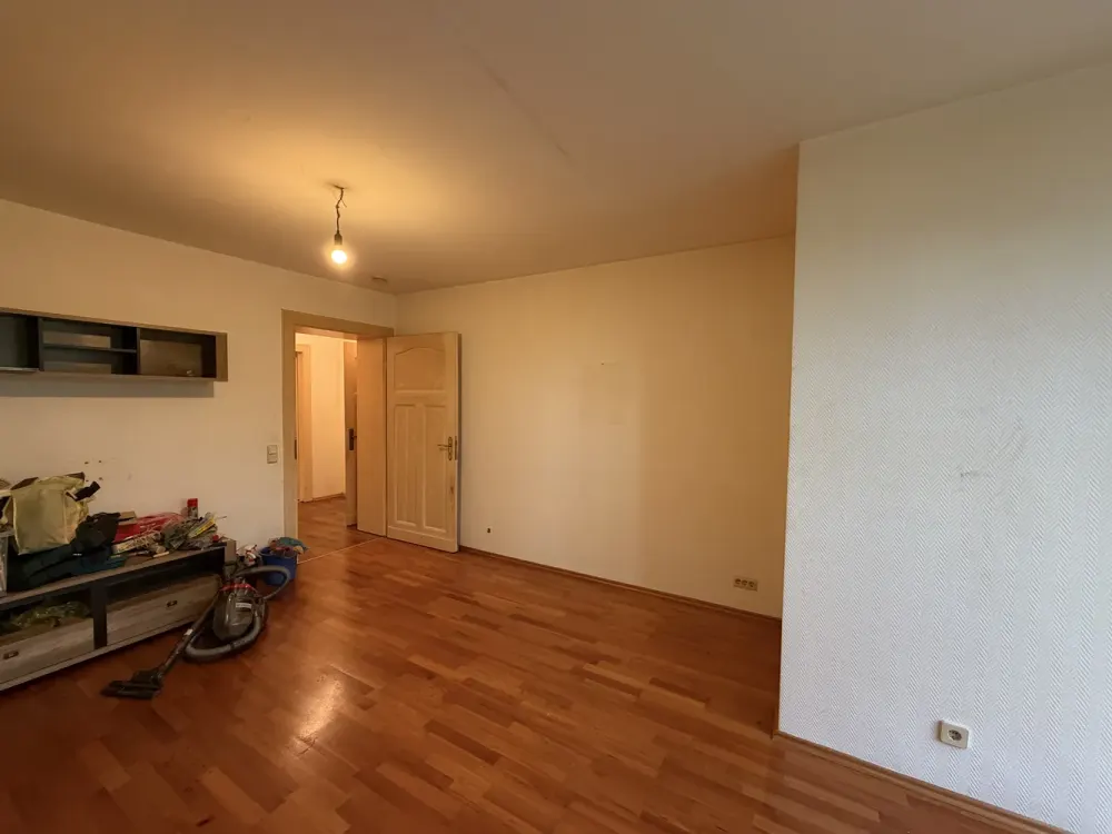 Wohnen mit Charakter: Einzimmerwohnung im historischen Altbau