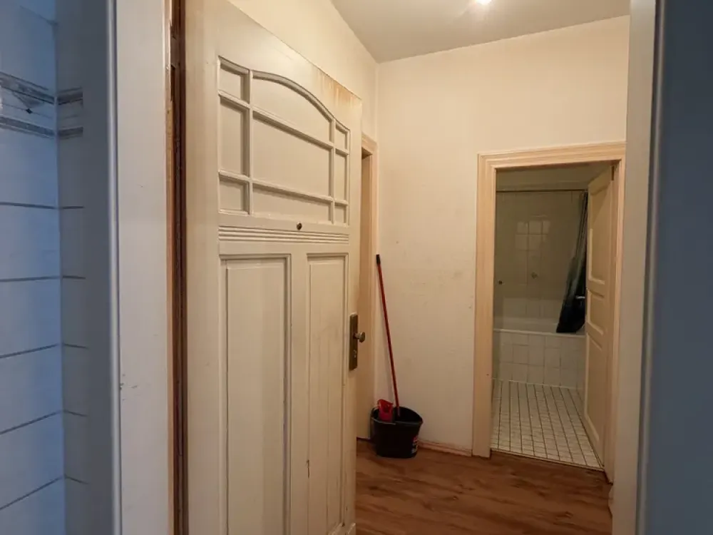 Wohnen mit Charakter: Einzimmerwohnung im historischen Altbau