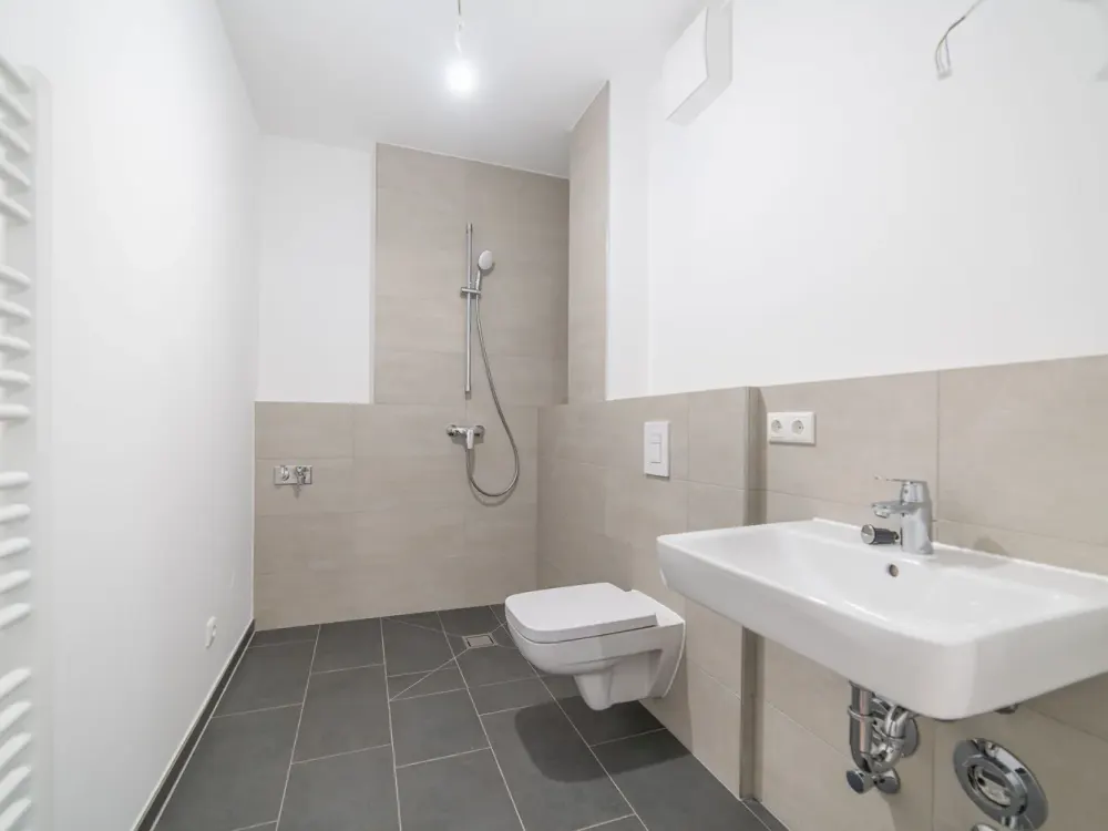 Bright Studio Apartment in the Courtyard Building Apt 211