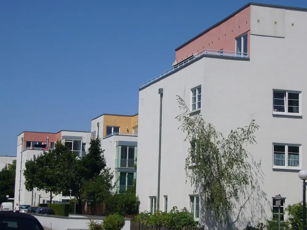 Attraktive Familienwohnung mit Wintergarten, EBK und, Kfz-Stellplatz