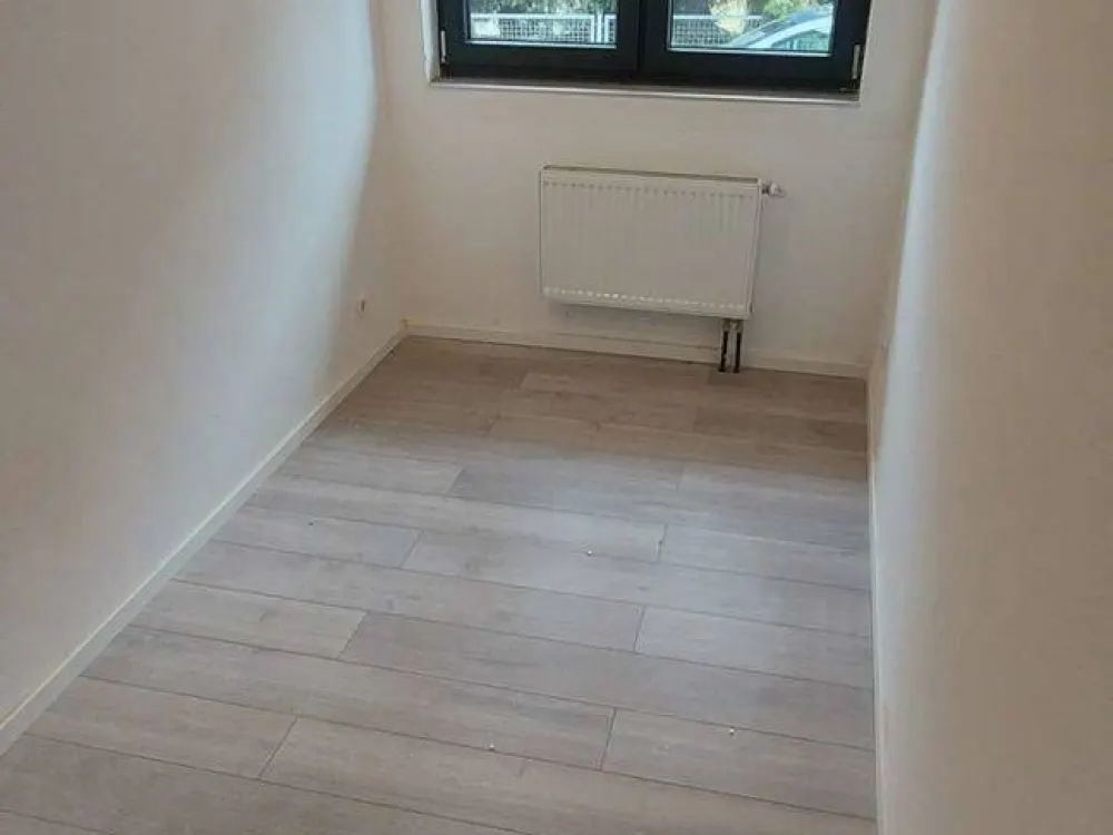 Neuwertige 3-Zimmer Wohnung mit hohen Decken, elektrischen Rolläden, neue Fenstern in S Möhringen