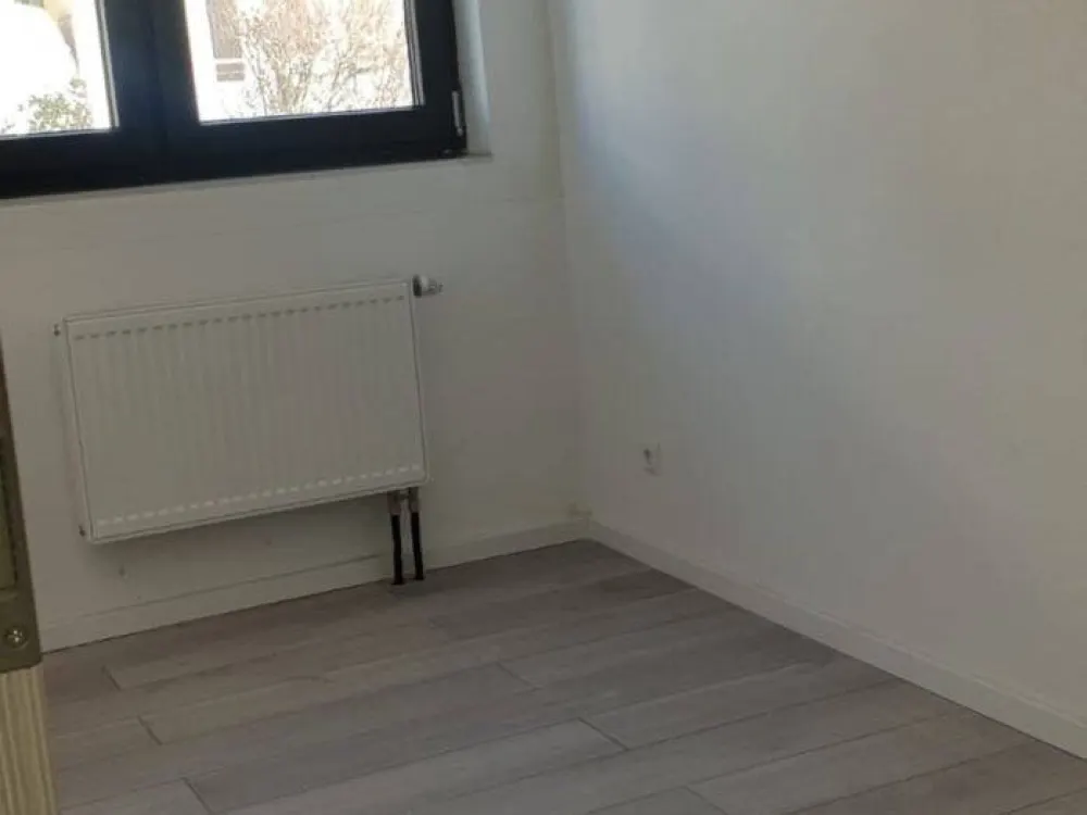 Neuwertige 3-Zimmer Wohnung mit hohen Decken, elektrischen Rolläden, neue Fenstern in S Möhringen