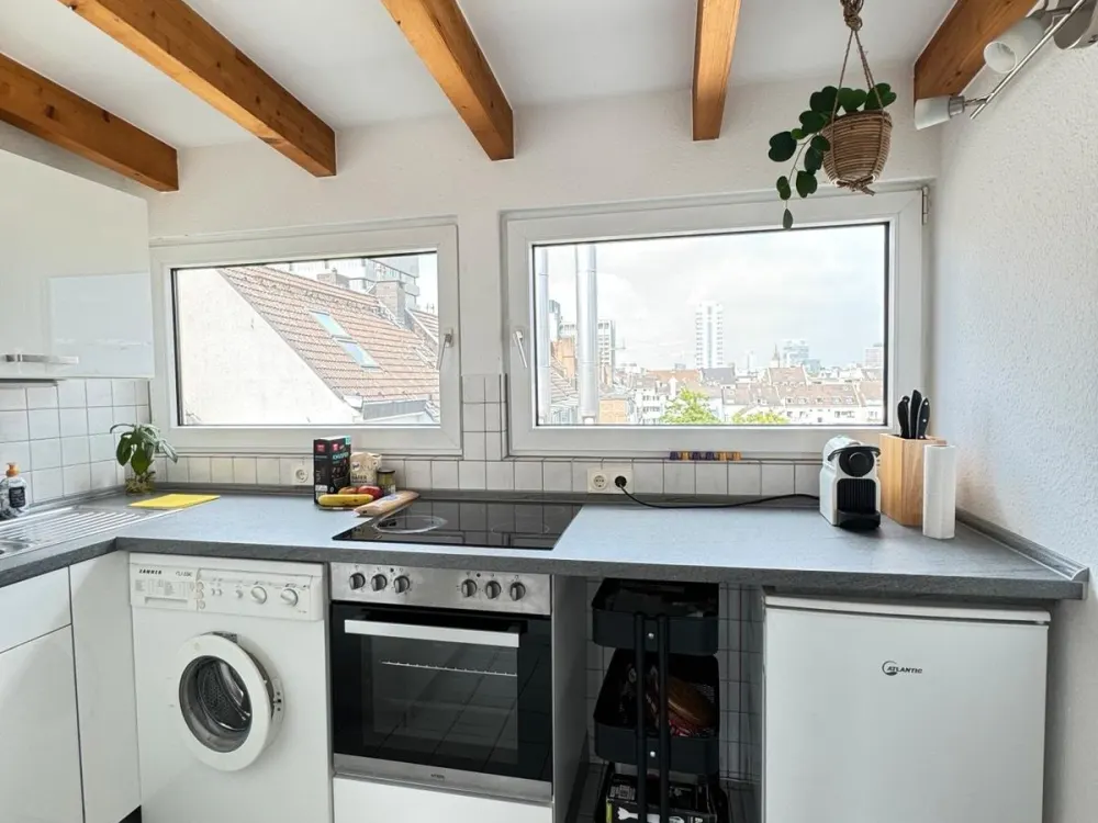 Lichtdurchflutete Wohnung, voll ausgestattet, Düsseldorf Zentrum
