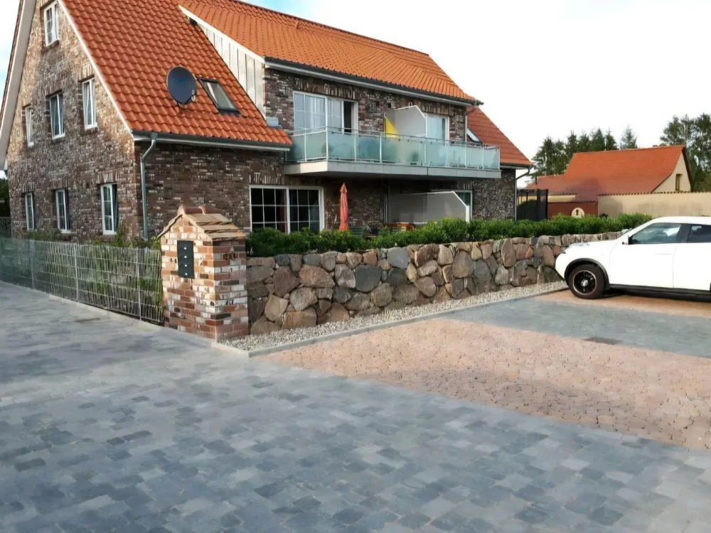 Beautiful Country House Apartment, 4 Rooms, Full Bath, Kitchen, Balcony, Garden