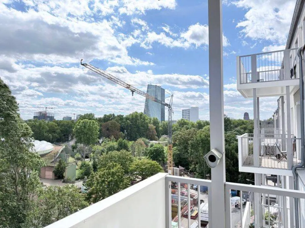 Helle 2-Zimmer-Wohnung mit großzügigem Eingangsbereich und Weitblick