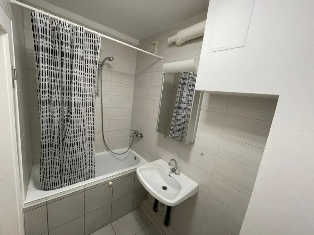 Neu renovierte 2 Zimmer Wohnung in Wöhrd
