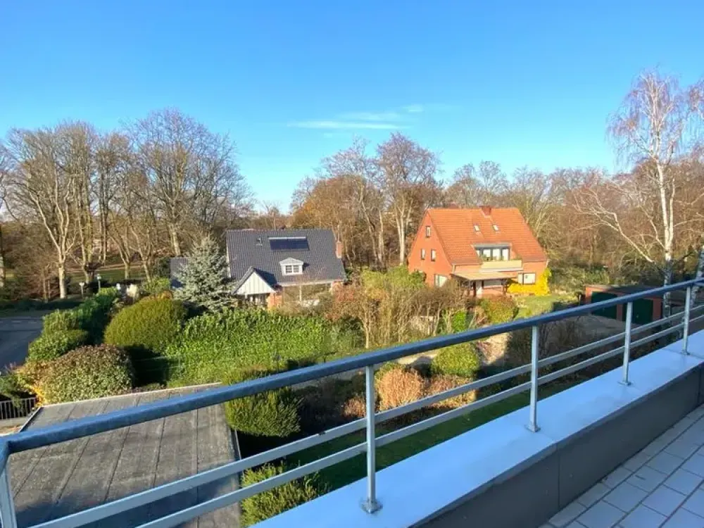 3-Zi-WHG mit Balkon und Blick in den Schönwasserpark