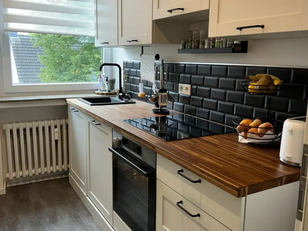 3-Zi-WHG mit Balkon und Blick in den Schönwasserpark