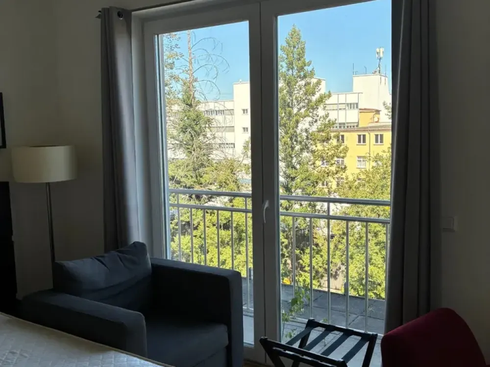 Vollmöbeliertes 1-Zimmer-Apartment, Bärensteiner Str.