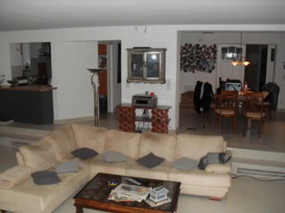 160 m2 Souterrain Luxuswohnung mit 40 m2 Terrasse in 13587 Berlin