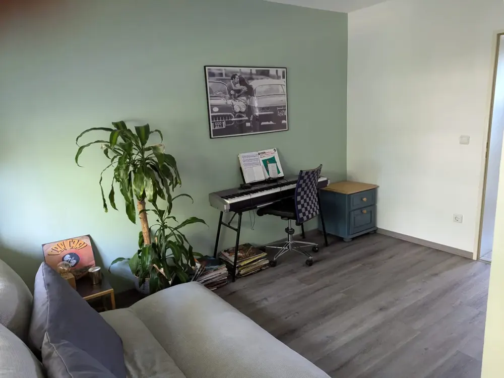 Family-Friendly Home with Excellent Connections, Playgrounds, Forest & U6 Nearby (Limited 3 Years)