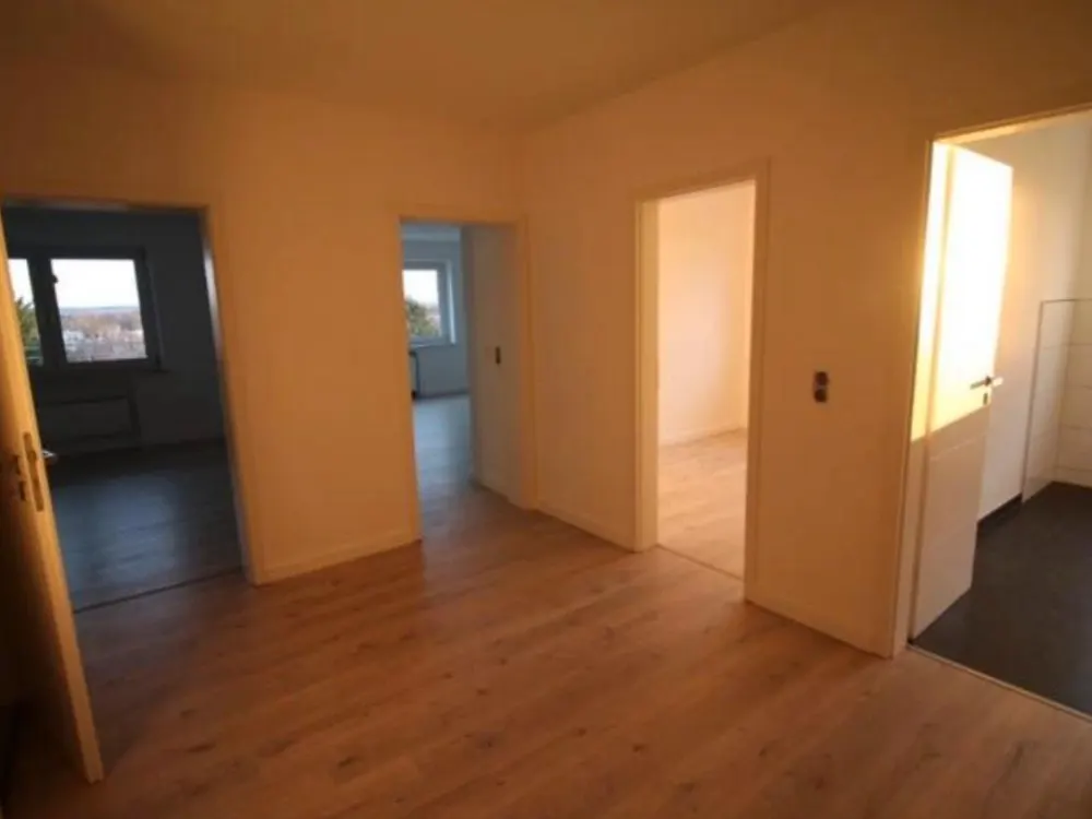 Beautiful 3-Room Apartment with Balcony, Completely Renovated, Available from 01.11