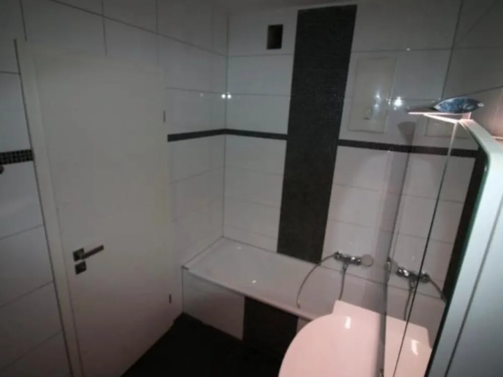 Beautiful 3-Room Apartment with Balcony, Completely Renovated, Available from 01.11