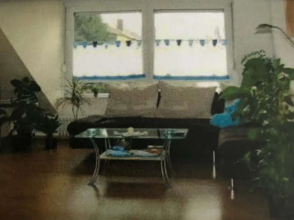 Gepflegte DG-Wohnung mit dreieinhalb Zimmern und Einbauküche in Pfinztal