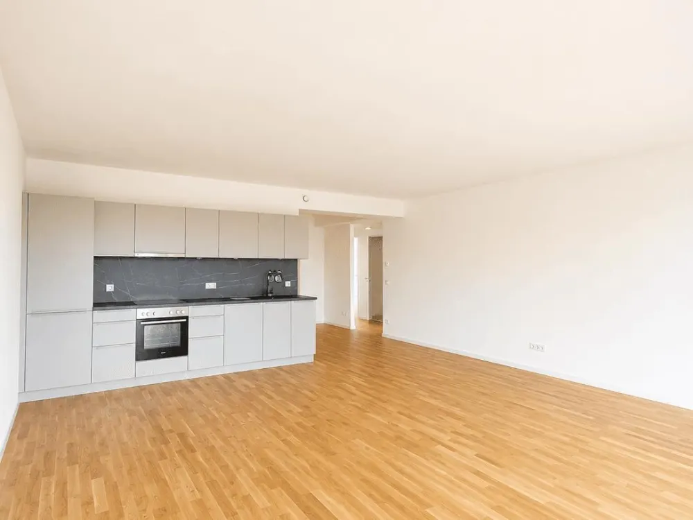 Geräumige 3-Zimmerwohnung im 4. OG mit Loggia und Stellplatz in Bahrenfeld!