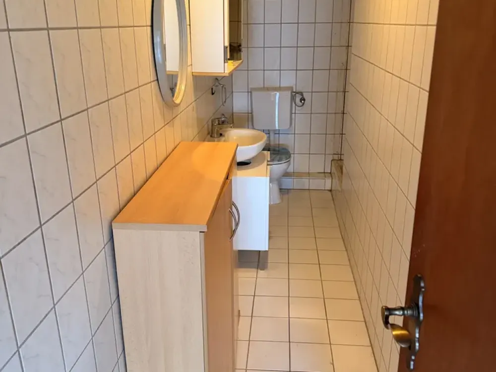 Frankfurt am Main: Helle 2-Zimmer-Wohnung mit Grünblick in Nieder-Eschbach