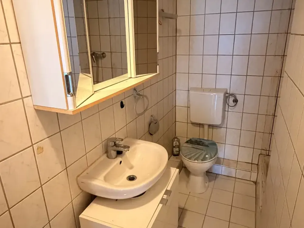 Frankfurt am Main: Helle 2-Zimmer-Wohnung mit Grünblick in Nieder-Eschbach