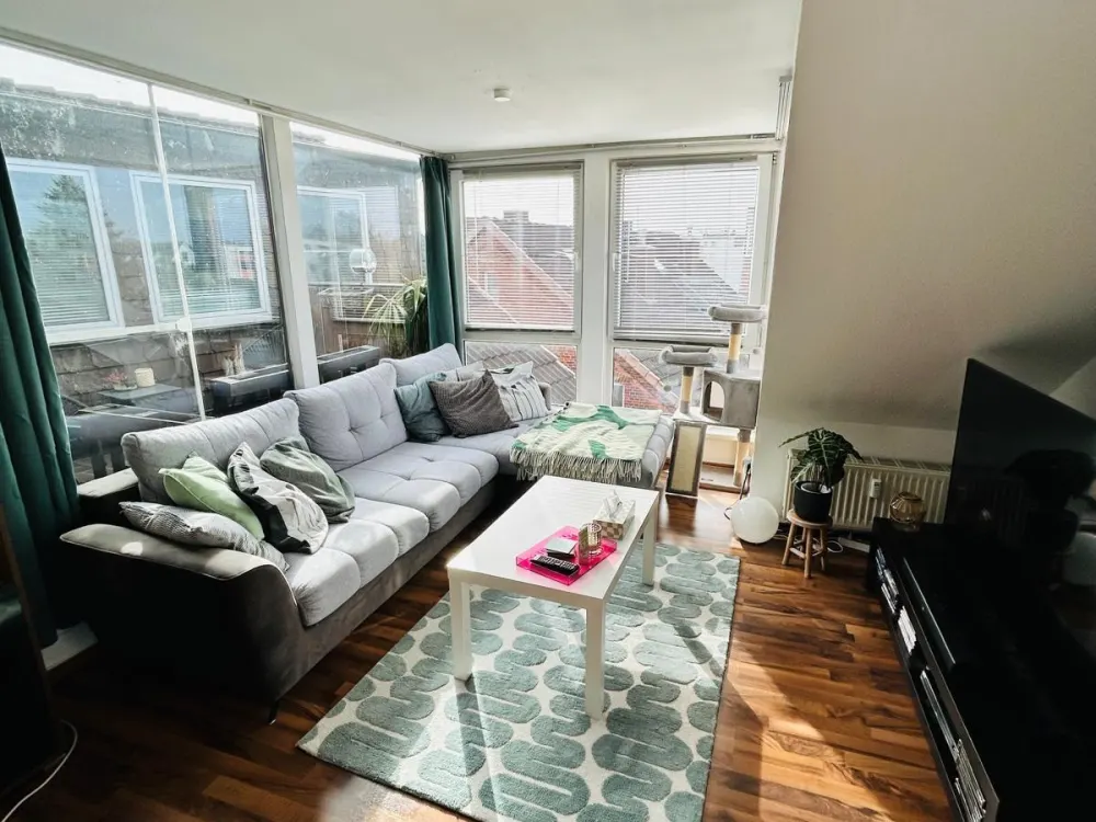2-Zimmer-DG-Wohnung - 82qm mit Balkon - Alt-Langenhagen