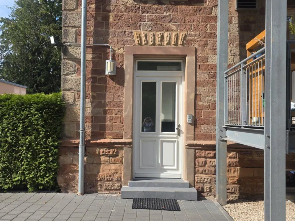 4-room apartment with balcony and garage for rent