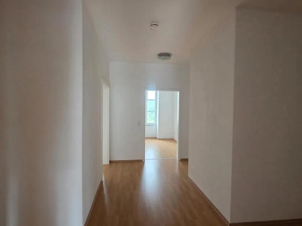 4-room apartment with balcony and garage for rent