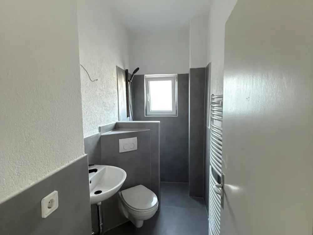 Alles neu gemacht! Komplett sanierte 3-Zimmer-Wohnung 69 m²,1.OG
