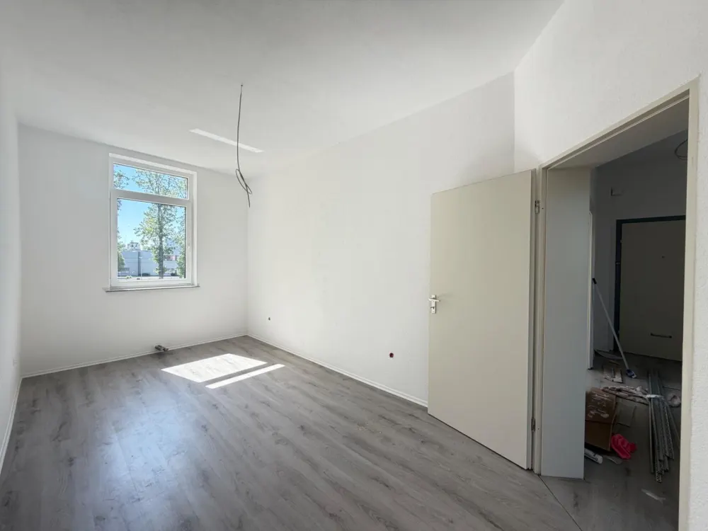 Alles neu gemacht! Komplett sanierte 3-Zimmer-Wohnung 69 m²,1.OG