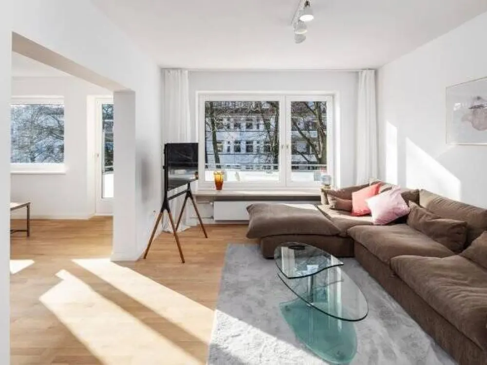 Möbliertes 4-Zimmer-Apartment mit großem Balkon zum Wohlfühlen in Hamburg Eppendorf - befristet