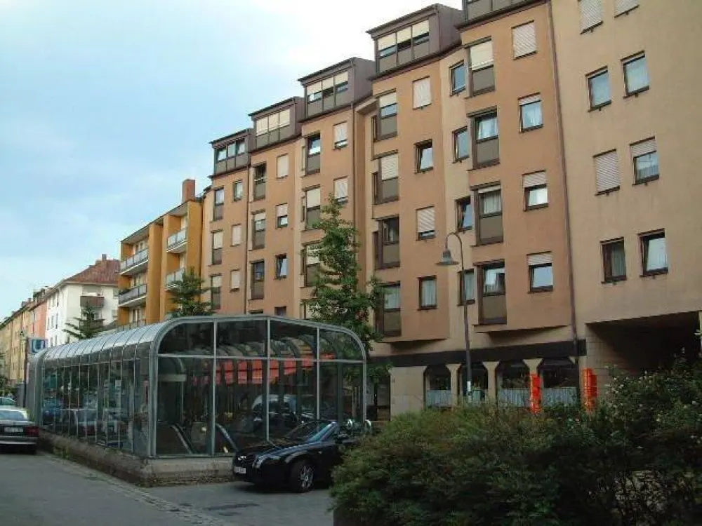 Großzügige Einraumwohnung in der Nähe des Stadtparks mit Balkon