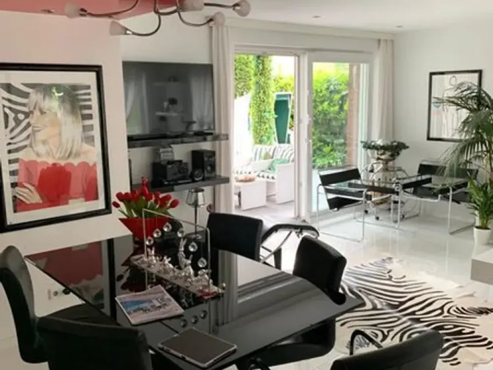 Möblierte EG-Wohnung mit Privatgarten in Oberkassel
