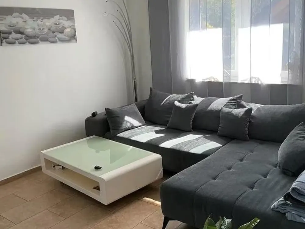Helle 2-Zimmer-Wohnung mit Balkon