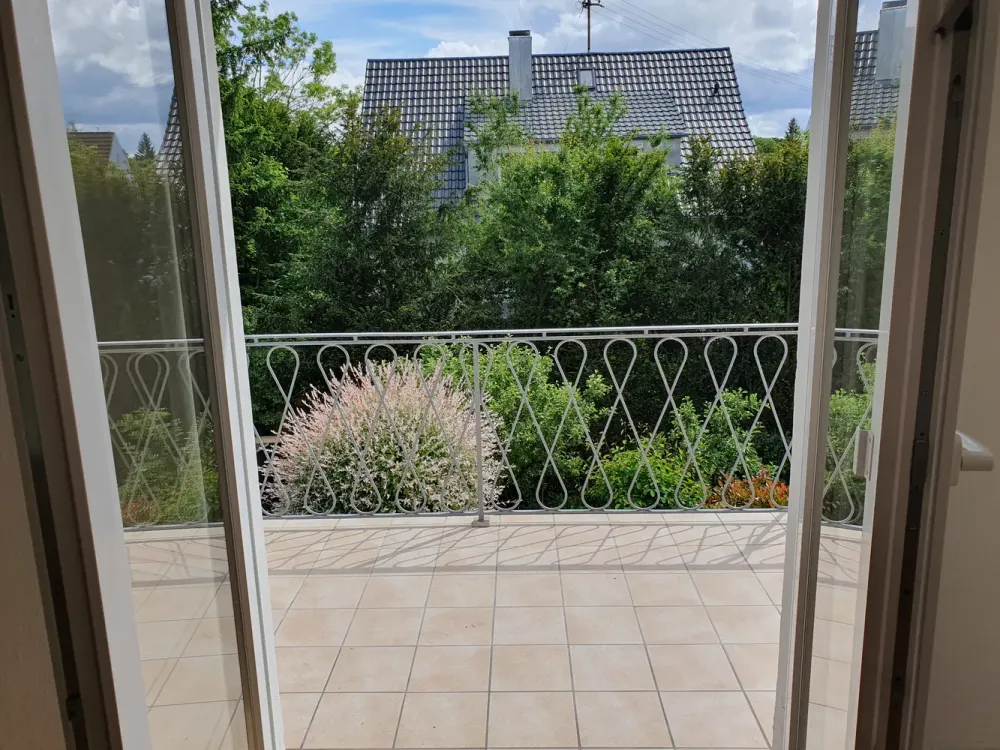Attraktive 3 Zi Wohnung im 1. OG nahe Favorite-Schloss