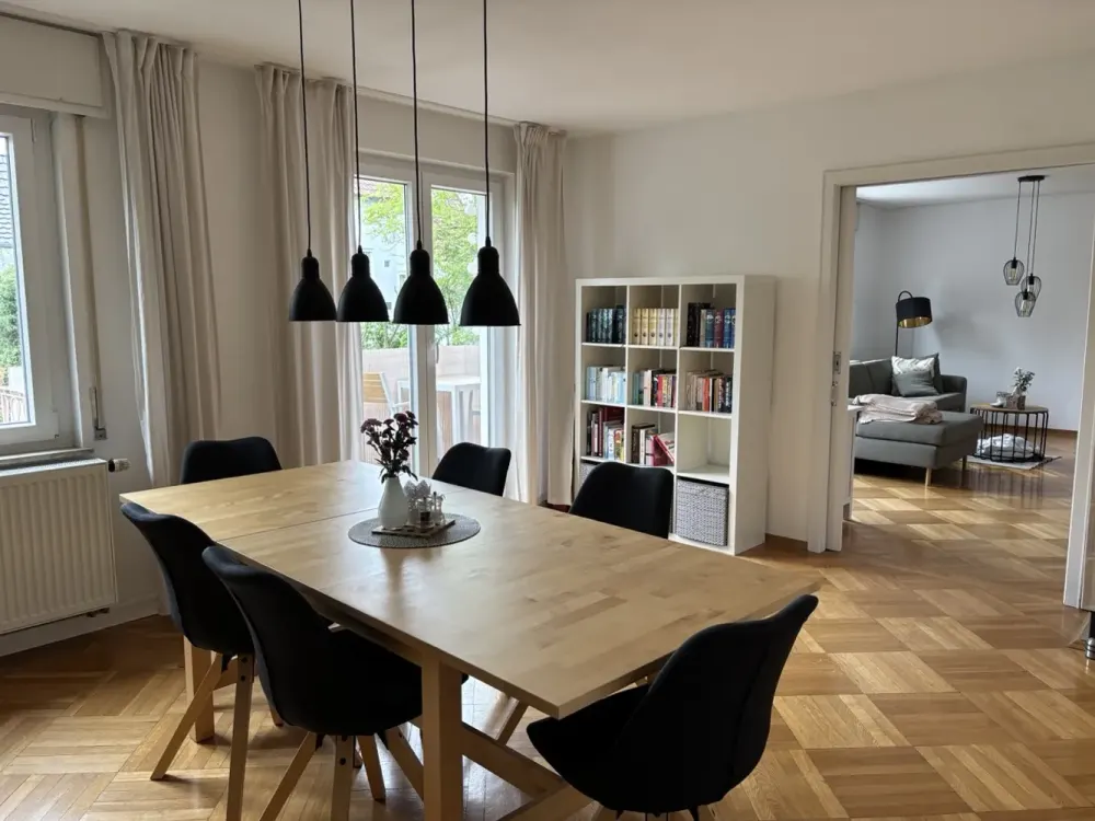 Attraktive 3 Zi Wohnung im 1. OG nahe Favorite-Schloss