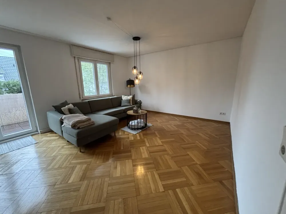 Attraktive 3 Zi Wohnung im 1. OG nahe Favorite-Schloss